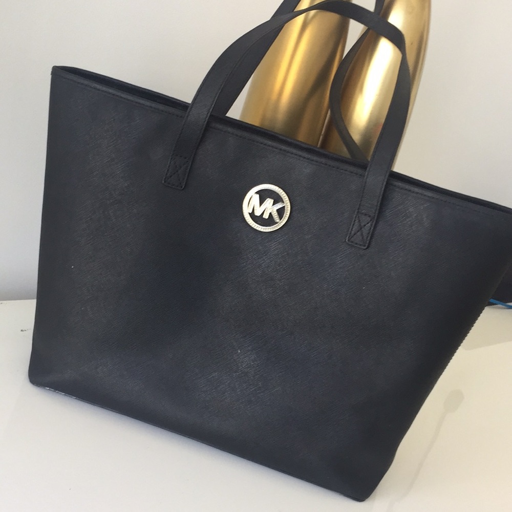 OVERSIDED MICHAEL KORE TOTE